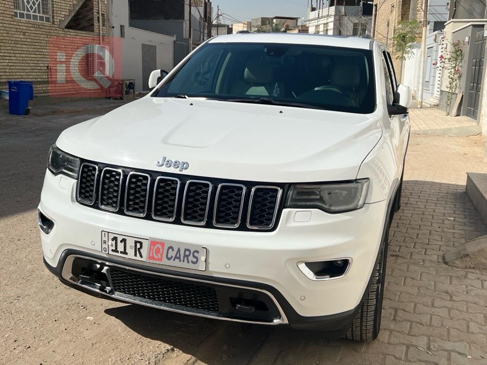 جیپ گراند شیرۆکی